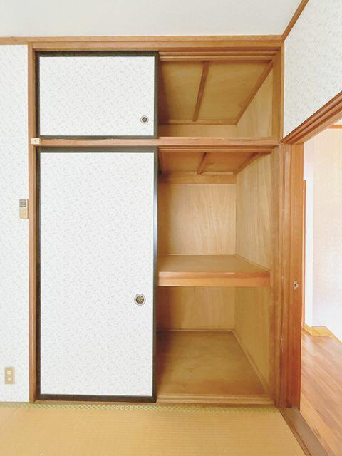富士市中里の中古一戸建|２階和室収納 
