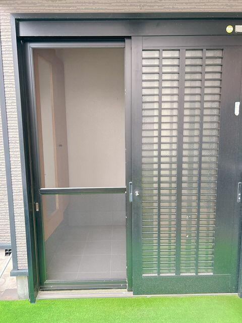 富士市中丸の中古一戸建|玄関網戸 