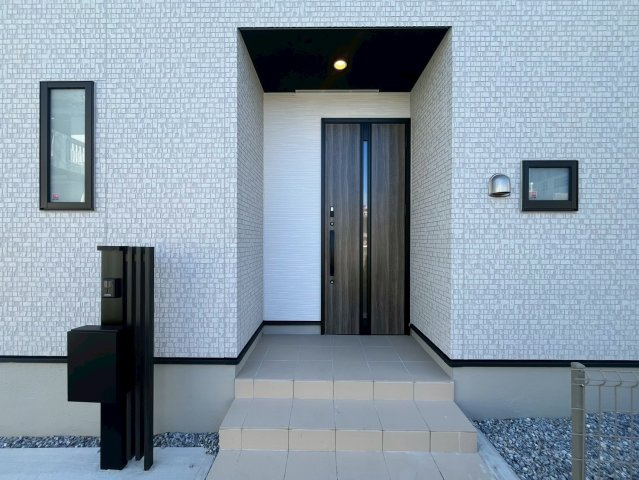 グラファーレ南城市玉城親慶原２棟の玄関|玄関です