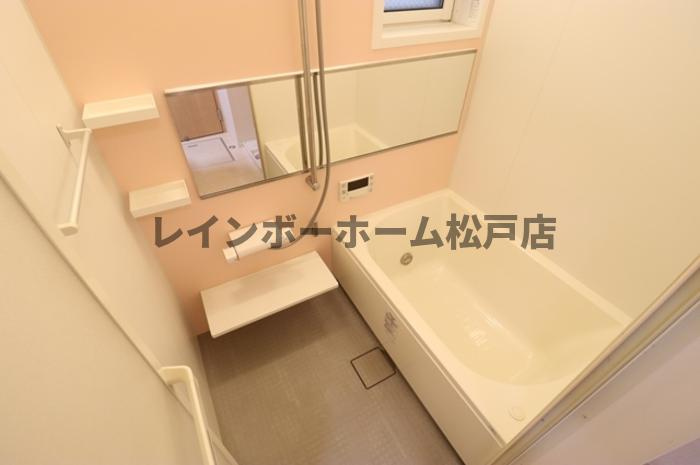 仲介手数料（賃料の1.10ヵ月）の50％OFF対象物件！の浴室