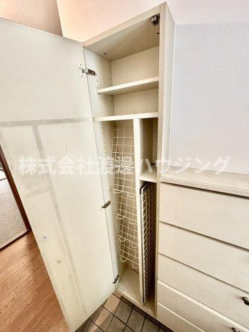 寝屋川市高柳一戸建の収納