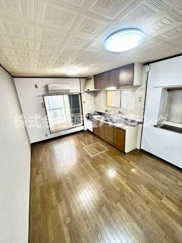 寝屋川市高柳一戸建の居間・リビング