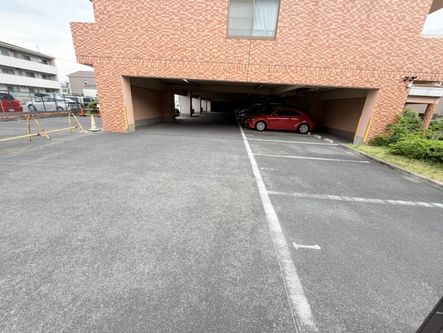 ルノン大森・ドゥの駐車場
