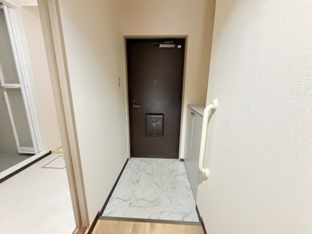 ルノン大森・ドゥの玄関