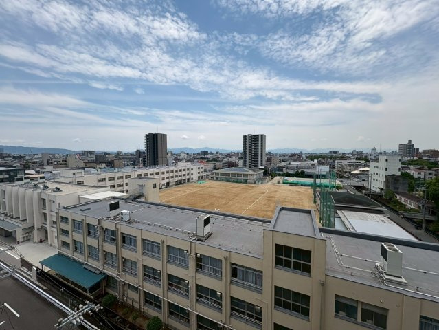 ユニハイム北田辺アクロスの展望|高層階ならではの見晴らしの良い眺望。周辺の街並みや空を一望でき、開放的な暮らしを感じられます♪