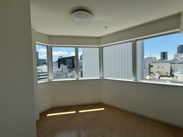 ディーグラフォート大阪N.Y.タワー肥後橋の洋室