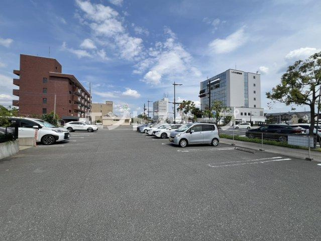 コリーヌの駐車場|高崎、前橋のお部屋探しはエンドスケープまで！お客様の理想お聞かせ下さい♪