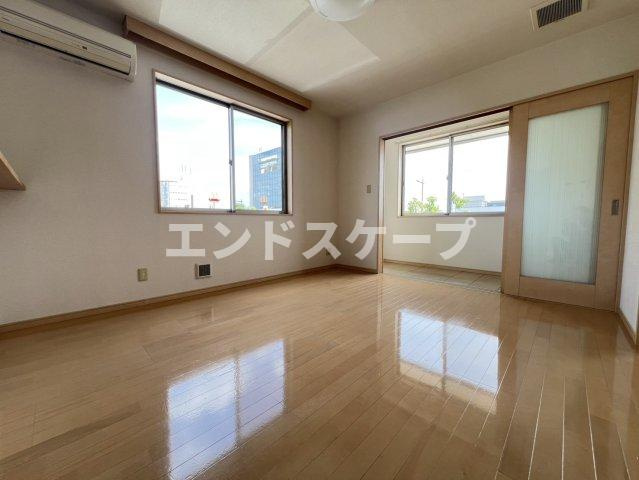 コリーヌの居間・リビング|高崎、前橋のお部屋探しはエンドスケープまで！お客様の理想お聞かせ下さい♪