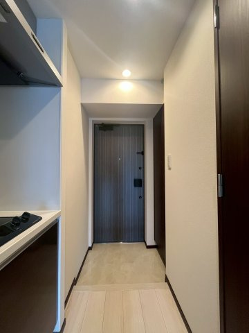 GENOVIA西川口Ⅲの玄関|収納もある玄関です