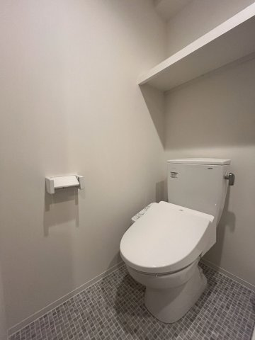 GENOVIA西川口Ⅲのトイレ|落ち着いた色調のトイレです