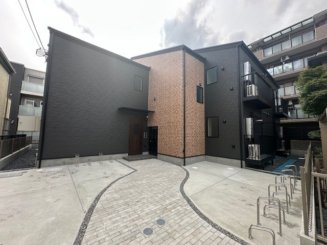 キャメル獨協大学前3
