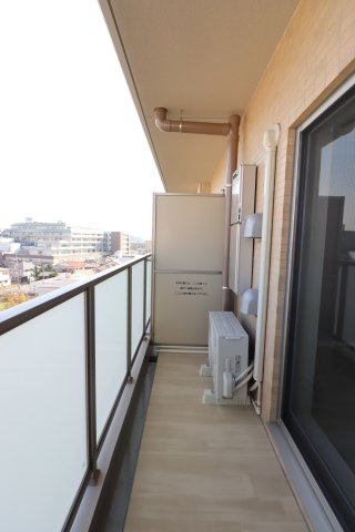 GENOVIA西川口Ⅱのバルコニー|外からの目が気にならないバルコニーで洗濯物が干せます