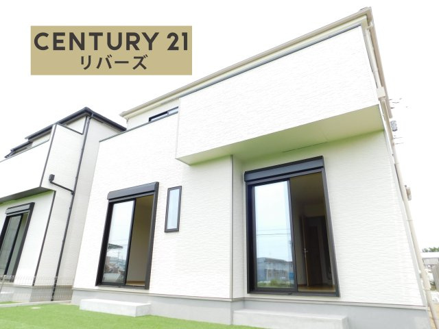 北名古屋市鍜治ケ一色西一丁目の新築一戸建の外観|☆D号棟☆　　新価格！！いつでも見学できます♪（お問合せ当日、平日、水曜、夜間でもＯＫ）　長期優良住宅！　敷地４９坪超！　駐車並列３台ＯＫ！　広い人工芝の庭付き♪　全居室６．０帖以上！