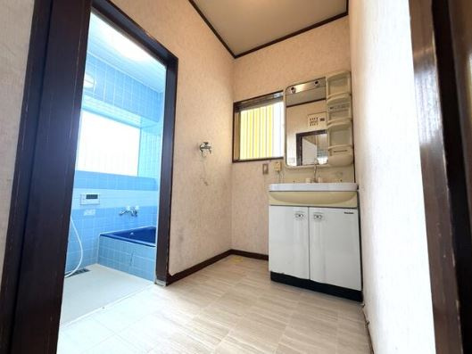 【中古】川越市小ケ谷中古住宅の独立洗面台