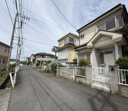 【中古】川越市小ケ谷中古住宅の前面道路含む現地写真|前面道路です