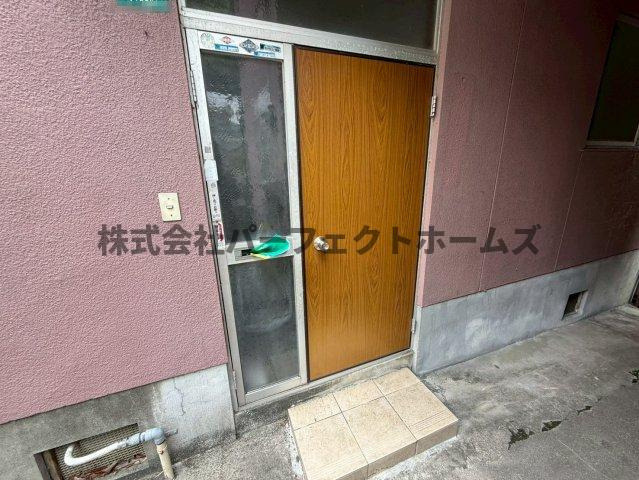 香里ヶ丘1丁目戸建　賃貸の玄関|落ち着いた玄関です