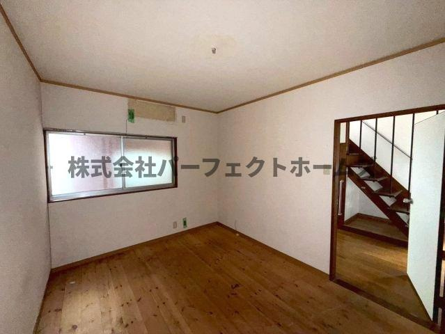 香里ヶ丘1丁目戸建　賃貸の居間・リビング