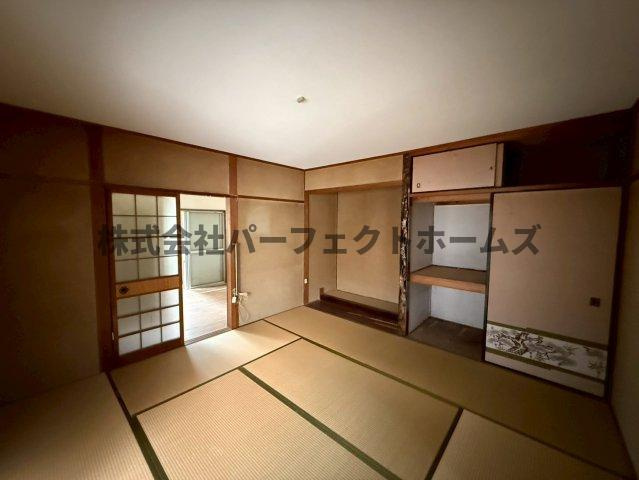 香里ヶ丘1丁目戸建　賃貸の和室|畳の上でゆっくりとくつろげる和室です