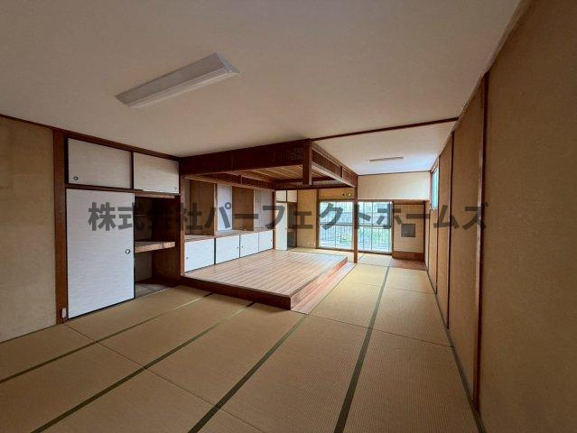 香里ヶ丘1丁目戸建　賃貸の和室|きれいな和室です