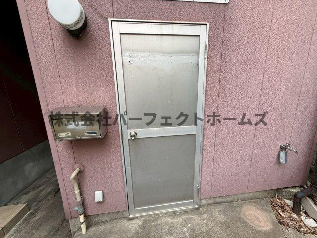 香里ヶ丘1丁目戸建　賃貸の玄関|シンプルで使いやすい玄関です