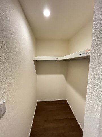 【収納】 | 那珂川市大字山田　1号棟（全2棟）【仲介手数料無料・0円】 | 現地写真。ウォークインクローゼットです。