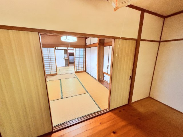草木貸家の内装