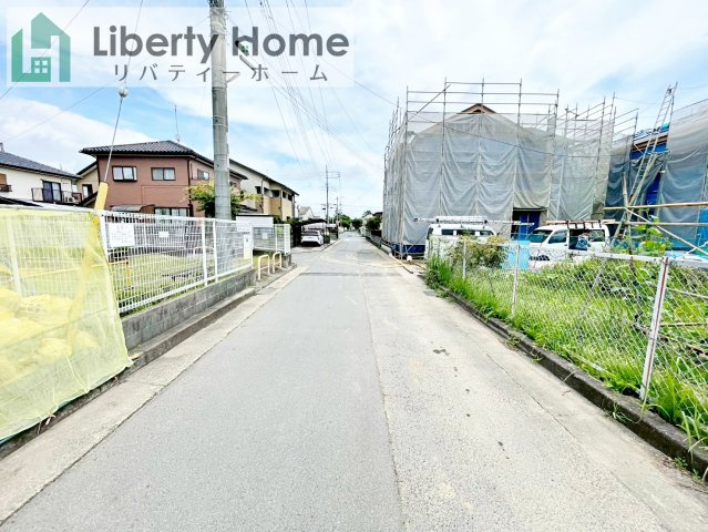 水戸市酒門町16期　新築戸建　1号棟の前面道路含む現地写真