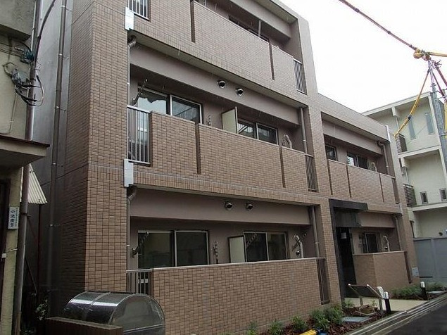【外観】 | グランシャン | 鉄筋コンクリート造のがっちりとした建物。