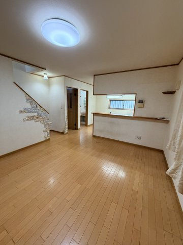 高崎市箕郷町下芝　中古住宅の居間・リビング