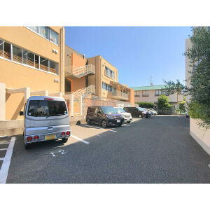 【駐車場】