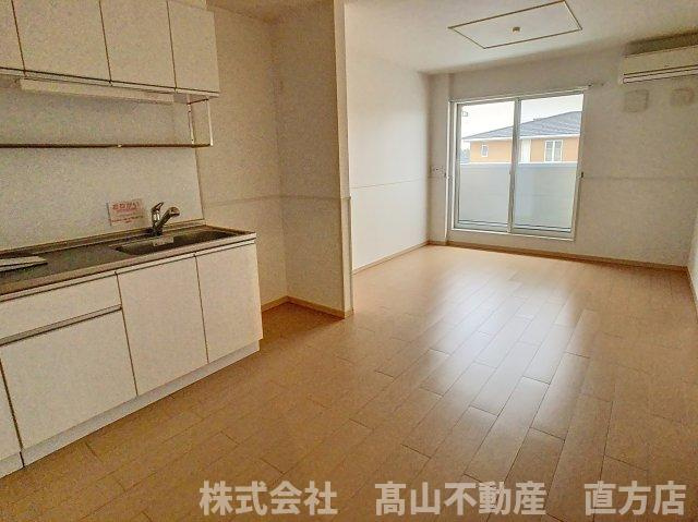北九州市八幡西区木屋瀬２丁目のアパートの居間・リビング