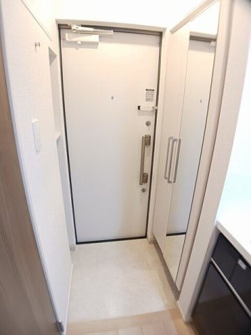ヒカルサ京都山科大宅の玄関