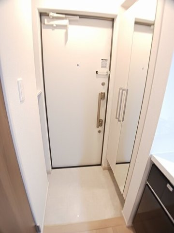 ヒカルサ京都山科大宅の玄関