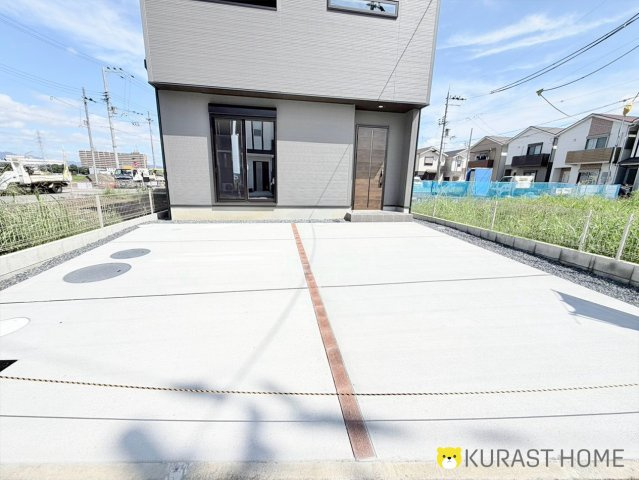 京都市伏見区久我御旅町　新築戸建の駐車場