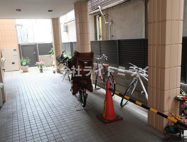 メゾン橘のロビー|駐輪場 