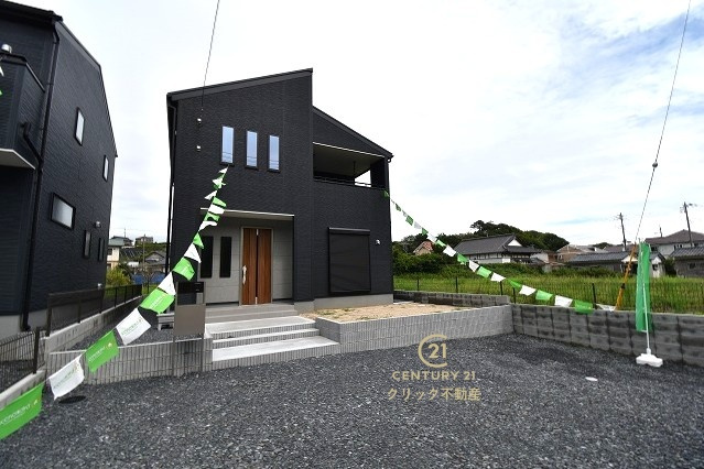 リーブルガーデン  日立市田尻町　6期　5の駐車場|駐車場は十分なスペース。ご家族それぞれが車をご所有の場合や、来客の際も安心です。
内覧可能です。ご予約はHPから、またお電話でもお気軽にどうぞ。