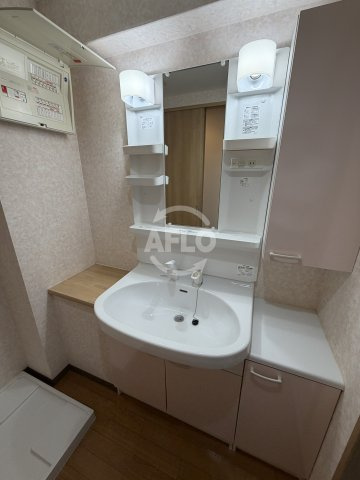 第20関根マンションの独立洗面台|洗面台