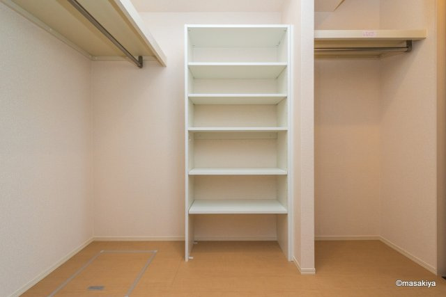 グレイスフル吉田の収納|ウォークインクローゼット