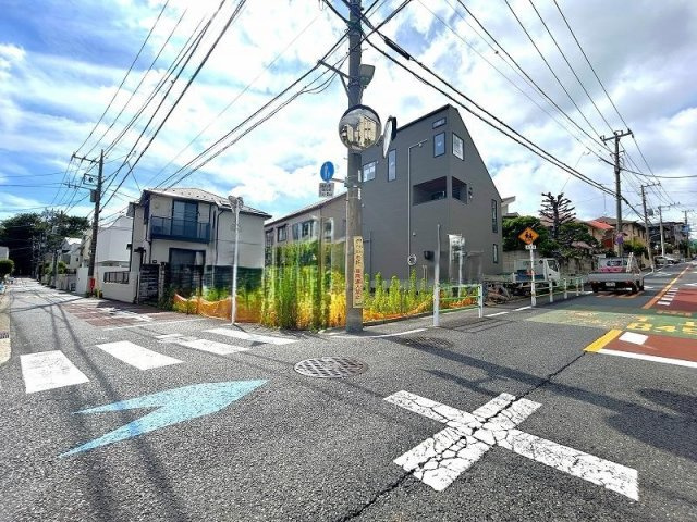 大田区南千束　建築条件付売地の前面道路含む現地写真