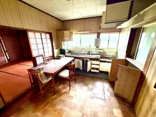 三豊市三野町　車庫兼作業場つきの和風住宅のキッチン