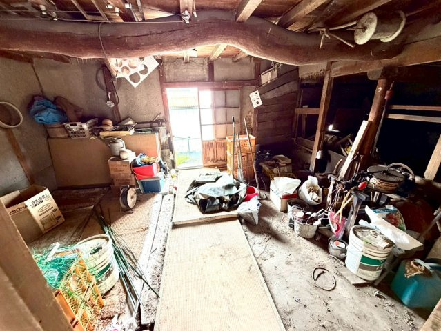 三豊市三野町　車庫兼作業場つきの和風住宅のその他|物置きです。
