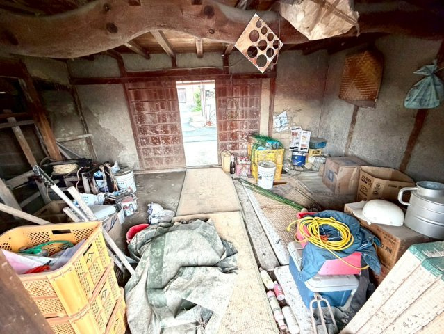 三豊市三野町　車庫兼作業場つきの和風住宅のその他|物置きです。