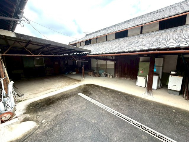 三豊市三野町　車庫兼作業場つきの和風住宅の外観