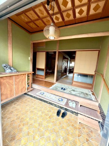 三豊市三野町　車庫兼作業場つきの和風住宅の玄関