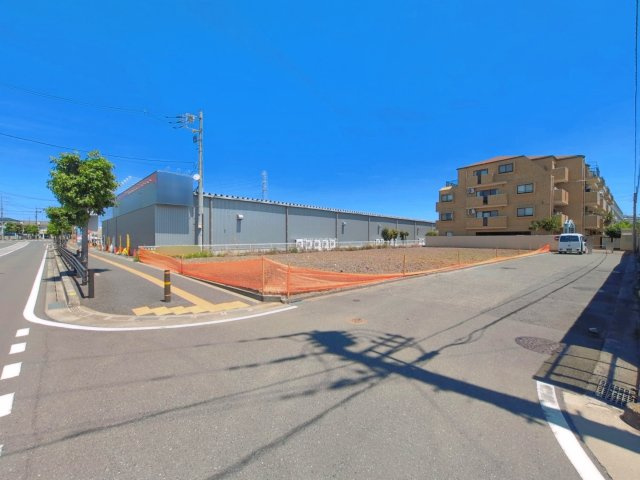入間郡三芳町大字藤久保の売地の前面道路含む現地写真