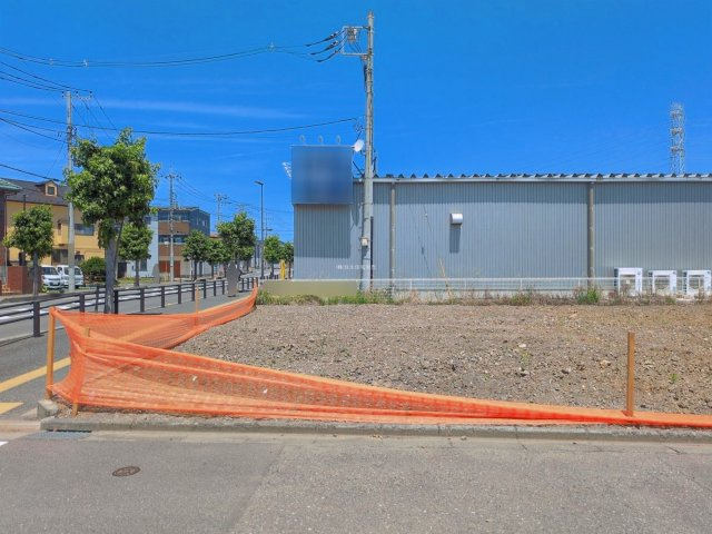 入間郡三芳町大字藤久保の売地の外観|角地にて開放的な立地！
小学校や商業施設、図書館、町役場、郵便局などの生活施設が徒歩5分圏内にあり、生活しやすい環境です。