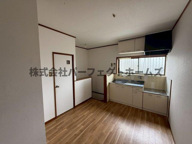 甲斐田東町戸建　賃貸の居間・リビング|居間です