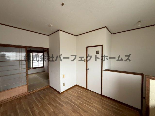 甲斐田東町戸建　賃貸の居間・リビング|ゆったり過ごせるリビングです
