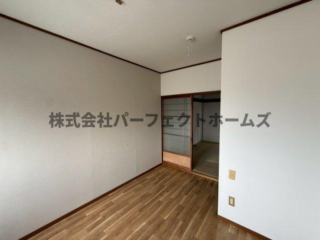 甲斐田東町戸建　賃貸の居間・リビング|こちらの居間で趣味の時間をお楽しみください