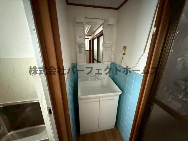 甲斐田東町戸建　賃貸の独立洗面台|使いやすい独立洗面台です
